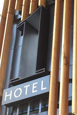 Maloya Project: 1 Sign Hotel Brooklyn Bridge